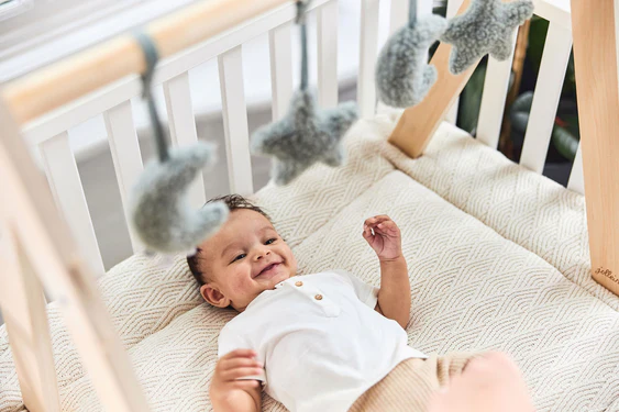 Jouets d&rsquo;activités pour arche de jeu en bois | Lune/Etoile Vert cendré – Image 4