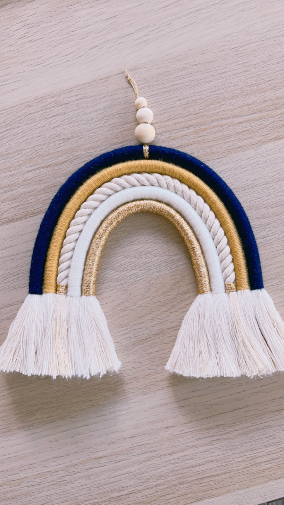 Arc-en-ciel Charles: bleu nuit, ocre, blanc cassé