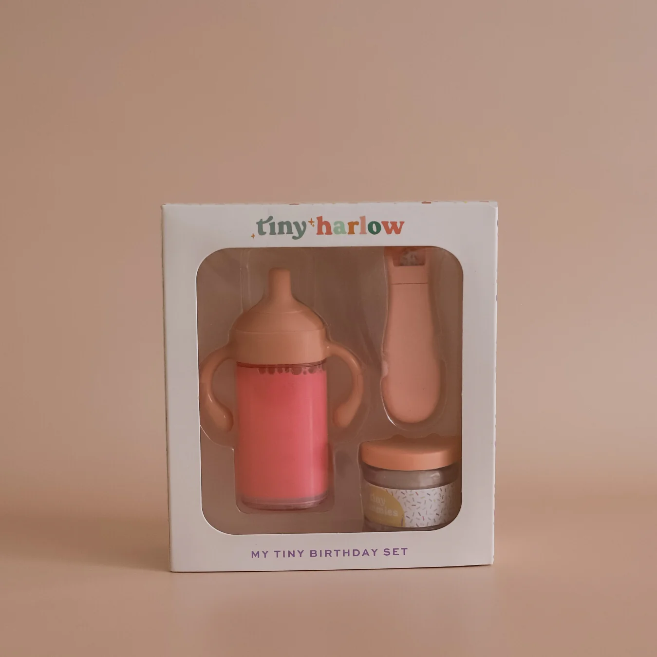 Box Lait Fraise, Tiny Harlow