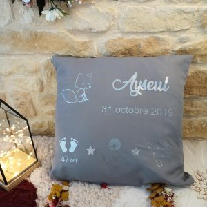 Coussin de naissance gris clair