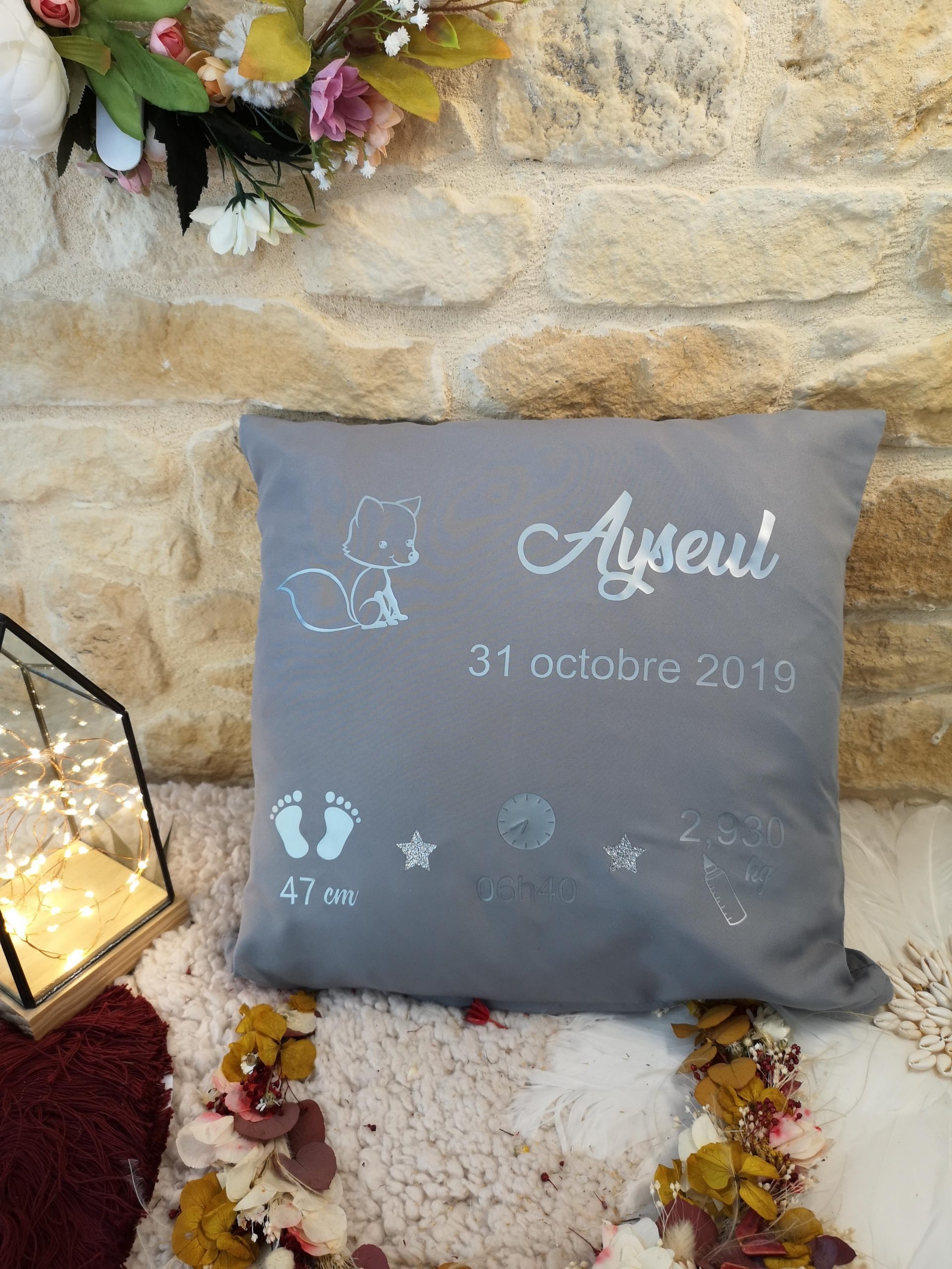 Coussin de naissance gris clair