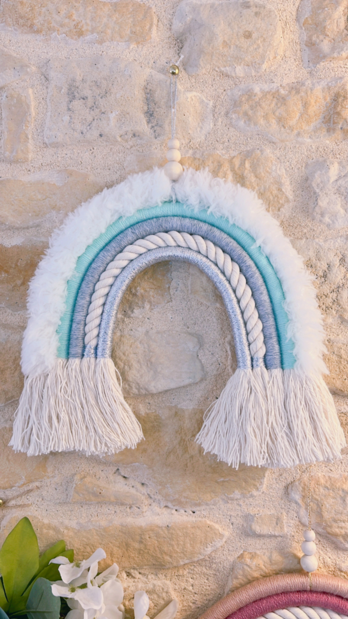 Arc-en-ciel fourrure blanche vert d’eau et gris clair