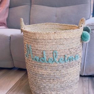 * Panier à jouets modèle haut tressé anses naturelles avec pompons