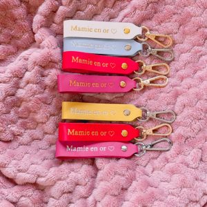 Porte clés en cuir Mamie en or