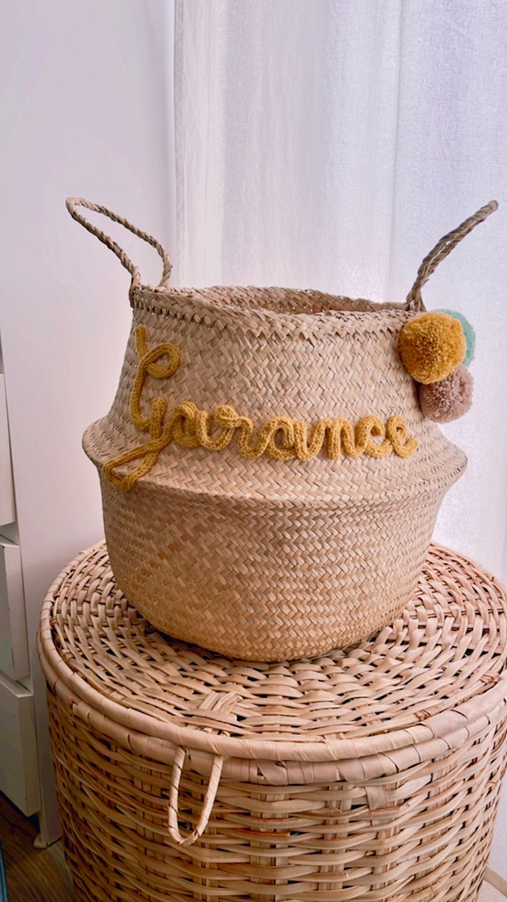 Grand Panier à jouets modèle tressé avec pompons ocre