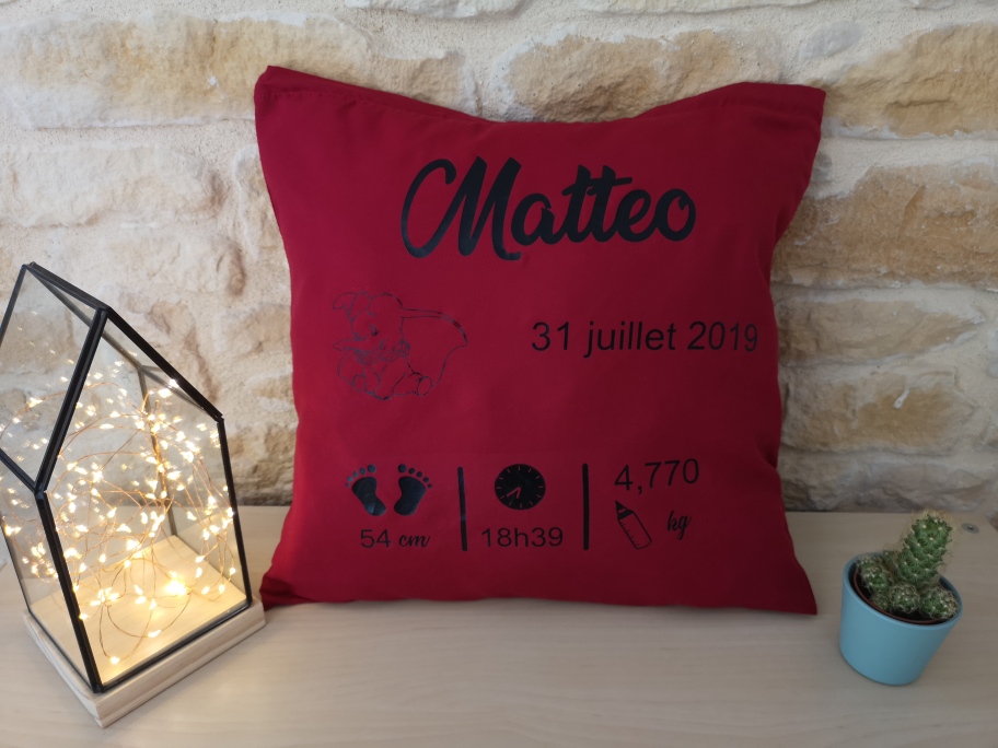 Coussin de naissance rouge bordeaux – Image 3