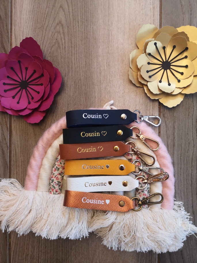 Porte clés en cuir Cousin ou Cousine