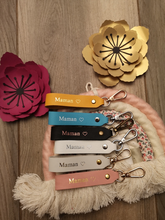 Porte clés en cuir Maman