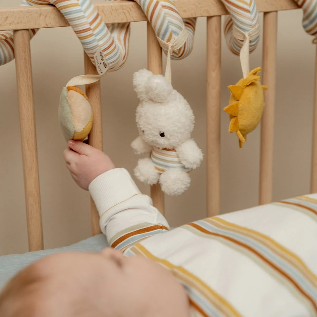Miffy spirale d’activités Vintage Sunny Stripes, Little Dutch – Image 4