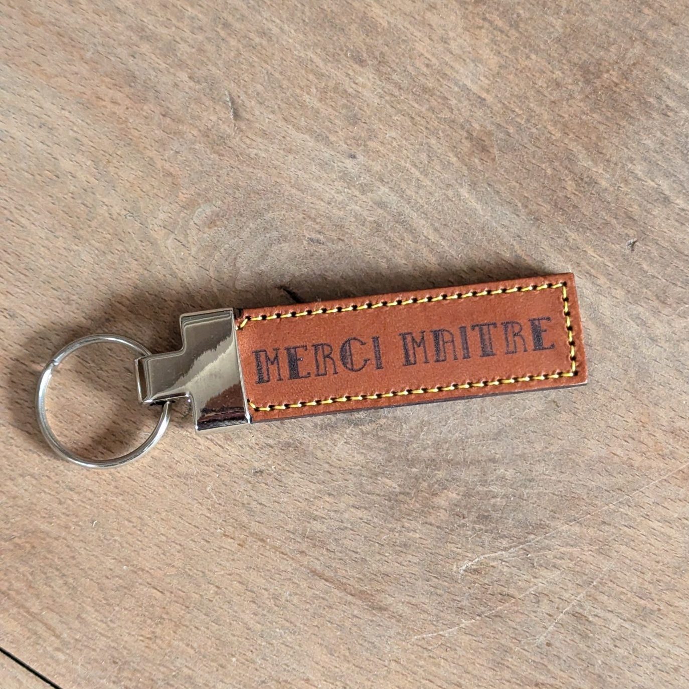 Porte-clés en cuir rectangle – Merci maître