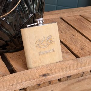 Flasque à alcool en métal et bambou – Témoin en or