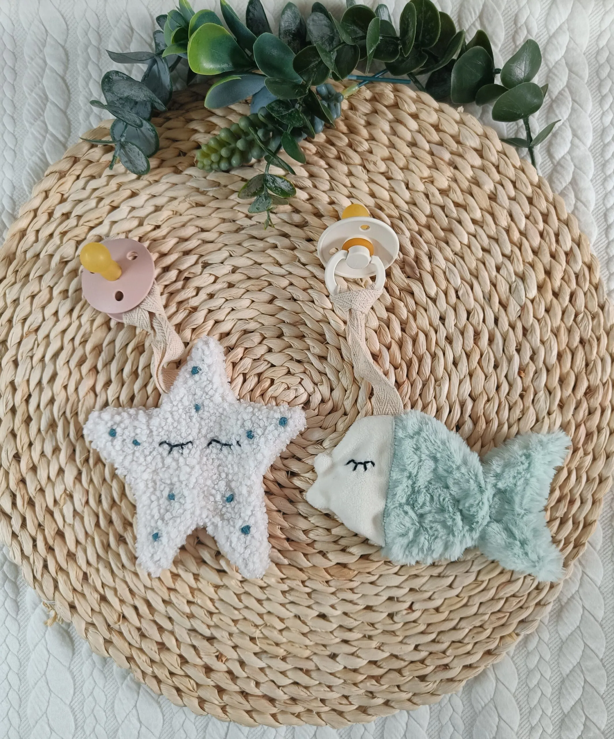 Mini doudou attache tétine mer