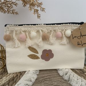 Pochette fleurs pompons