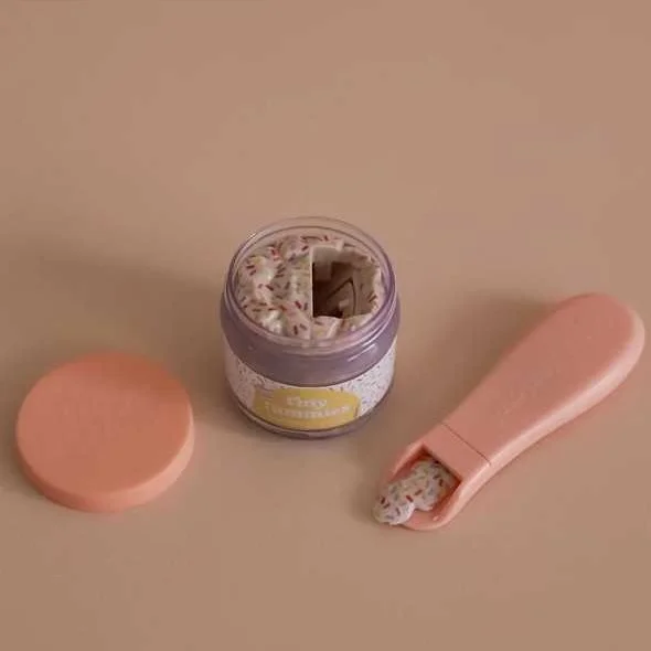 Box Lait Fraise, Tiny Harlow – Image 2