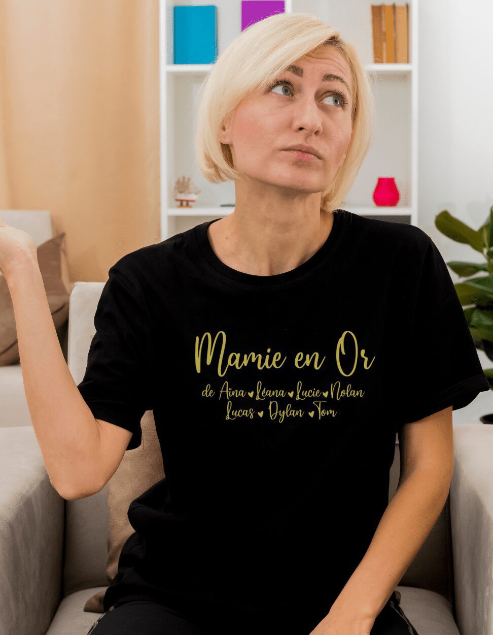 T-shirt mamie en Or + prénom petit enfant – Image 2